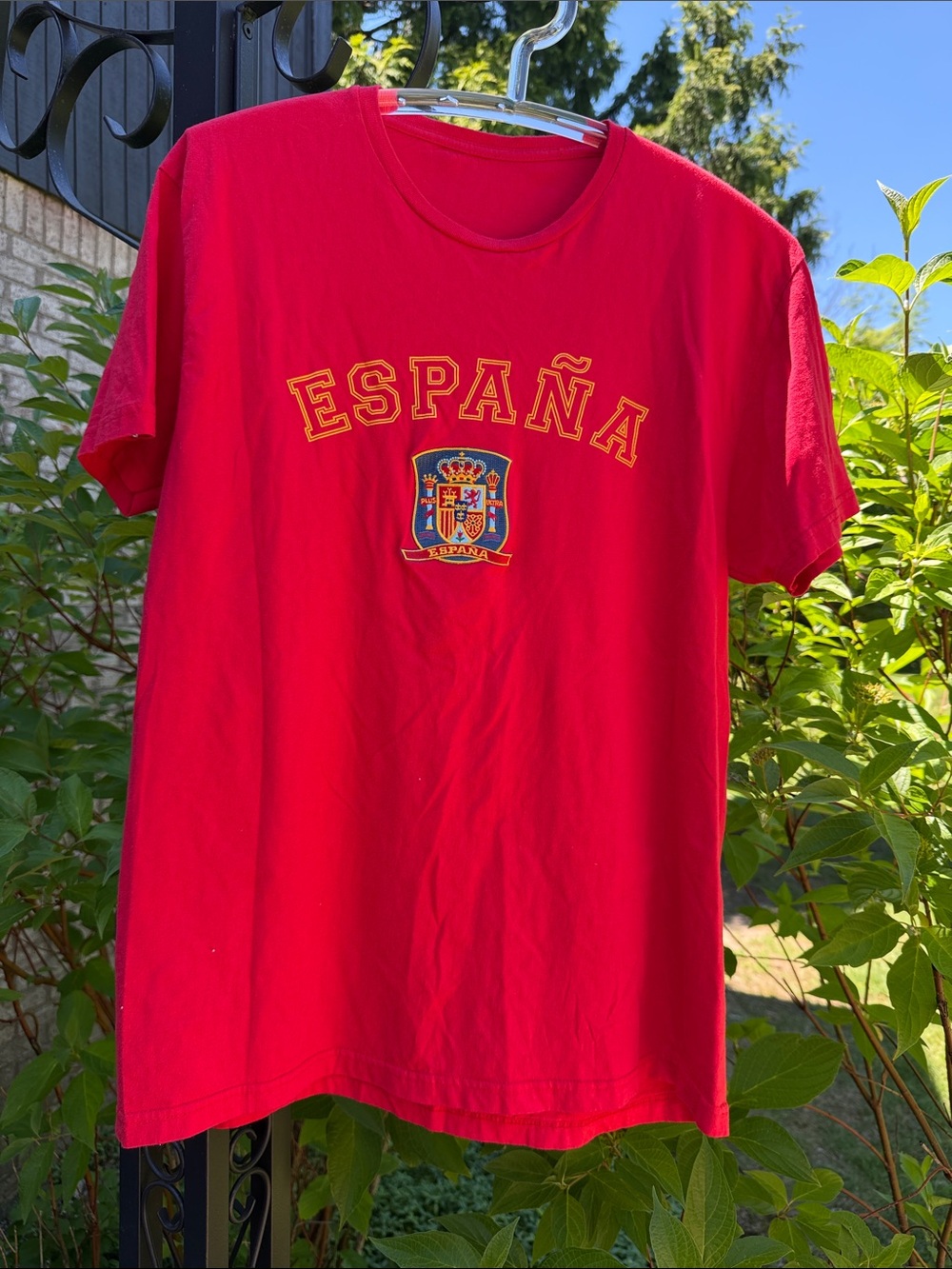 España Red Tee with Crest men size L red color short sleeve pre-owned with gift